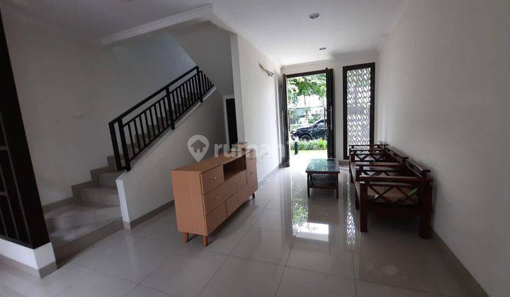 Sewa Rumah Semi Furnished Bagus 2 Lantai 1