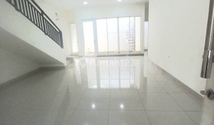 Rumah Summarecon Bandung Lebar 8 M 2 Lantai Bagus SHM  2