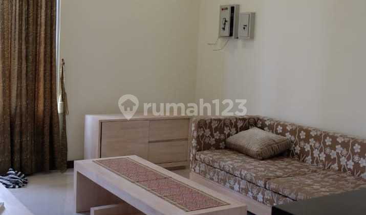 Jual Villa Mewah dengan Jacuzzi Lokasi di Dalam Komplek Exclusive