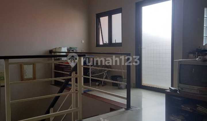 DIJUAL RUMAH PARAKAN MAS ANTAPANI 2