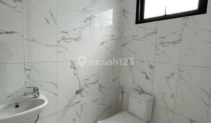 Rumah Baru 3 Lantai Fasilitas Lengkap Mewah 5