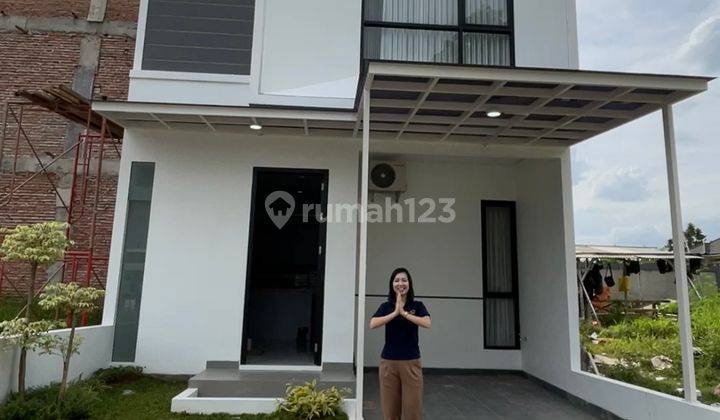 Rumah Baru 3 Lantai Fasilitas Lengkap Mewah 8