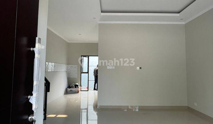 Rumah Mewah 2 Lantai Dekat Tol Alam Sutera Bintaro Jakarta 1