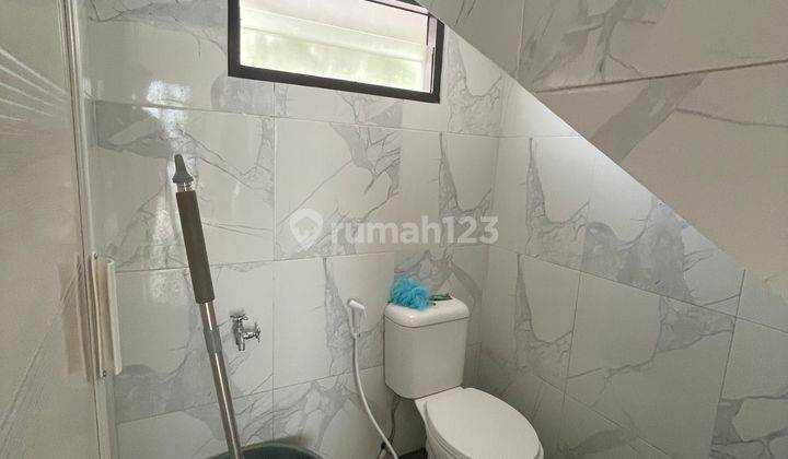Rumah Mewah 2 Lantai Dekat Tol Alam Sutera Bintaro Jakarta 4