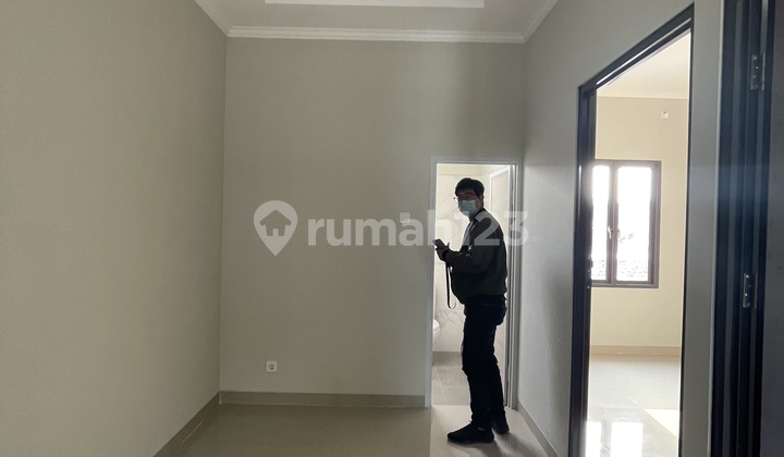 Rumah Mewah 2 Lantai Dekat Tol Alam Sutera Bintaro Jakarta 5