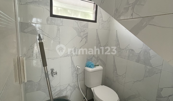 Rumah 2 Lantai 3 Kamar 1 Milyar Dekat Tol Bintaro Alam Sutera 6