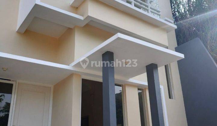 RUMAH VILLA MEWAH 0 JALAN SHM DEKAT KAMPUS  1