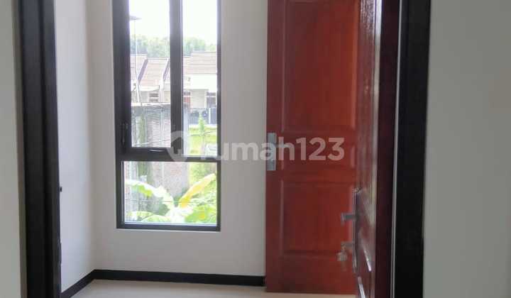 Ready-to-Occupy House 0 Karangploso Street 2