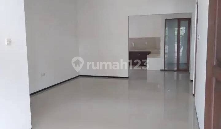 Ready-to-Occupy House in Sawojajar with Large Land 2