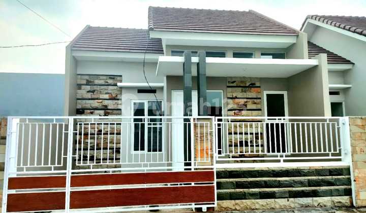 Inhabitable House in Pakis Near Binus Inhabitable House in Pakis Near Binus