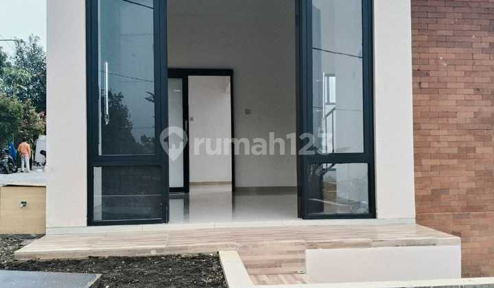 Two-Story Villa House 500 Million Batu City Two-Story Villa House 500 Million Batu City