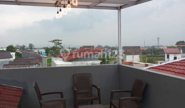 Rumah Mewah Dekat Umm Siap Huni 2,5 Lantai  2