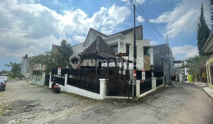 Homestay + Affordable Main House in Batu City