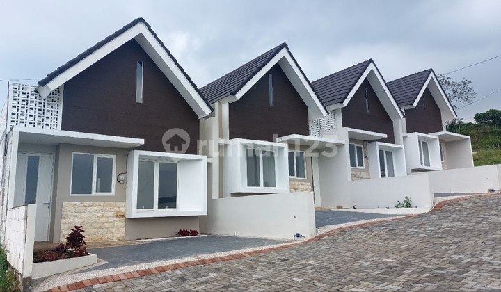 Villa House with Cool View Near Batu 2