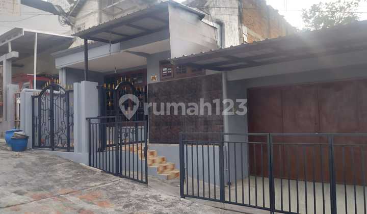 Kos House in Dinoyo Near Unisma Umm Campus 2