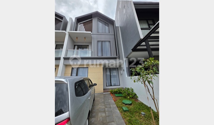 Rumah, 3 Lantai, Siap Huni Dekat Fresh Market Bintaro