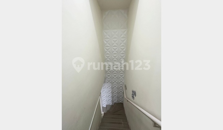 Rumah, Modern Siap Huni di Graha Raya Bintaro 2