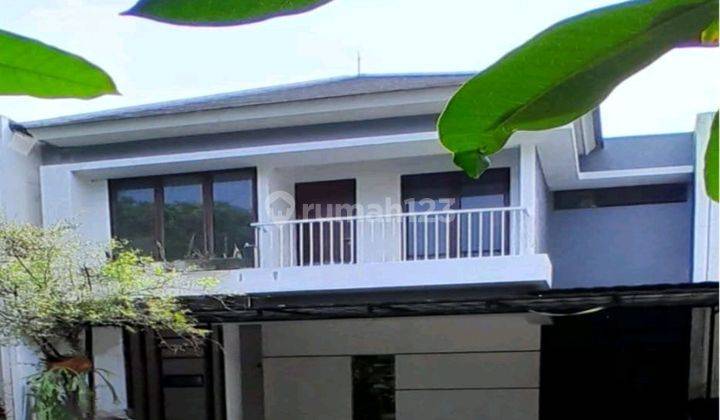 Dijual Rumah Siap Huni , 2 Lantai , Depan Taman , Jalan Depan Rumah Lebar , Lingkungan Asri - Nyaman Dan Aman Sedta Juga Bebas Banjir , Type Minimalis Modern Serta Berada Didalam Cluster Ekslusif 1