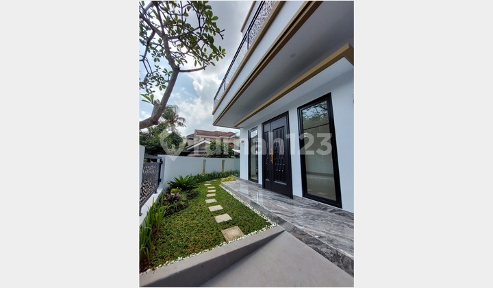 Brandnew House Hook Modern Minimalis di Bsd Kencana Loka 2