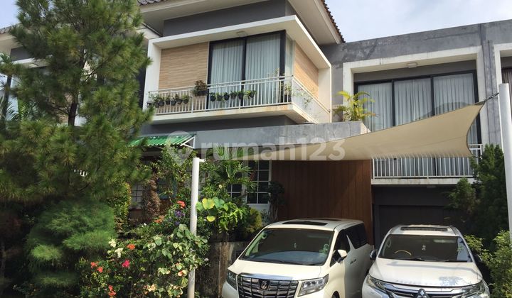 Rumah, 2 Lantai Siap Huni Dalam Cluster di Kebayoran Bintaro