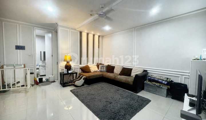 Rumah, 2 Lantai, Bebas Banjir di Discovery Bintaro 2