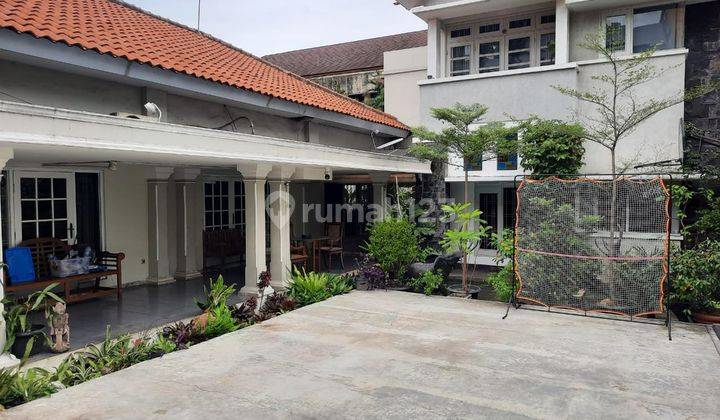 Rumah 2 lantai dan tanah luas di Salemba Jakarta Pusat 1