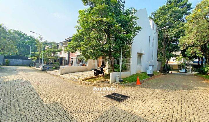 Townhouse 2 Lantai + Rooftop Lingkungan Asri Dan Tenang 2