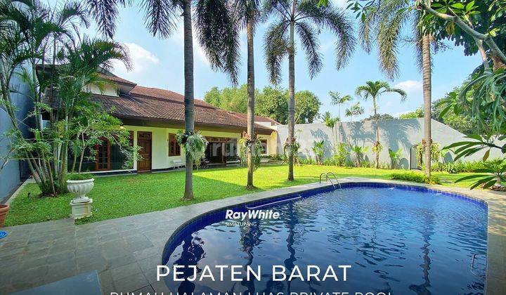 House With Large Yard With Private Pool At West Pejaten  1