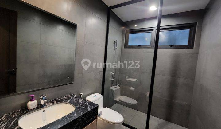 Disewakan Rumah Mewah di Tanjung Barat 9