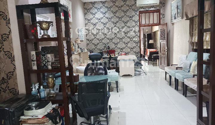 Rumah Siap Huni di Menteng , Lokasi Tenang