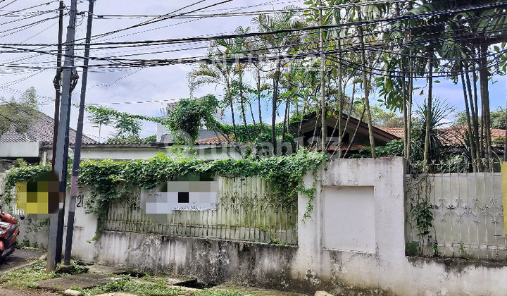 Dijual Rumah Tua di Daerah Tenang dan Nyaman di Jakarta Selatan