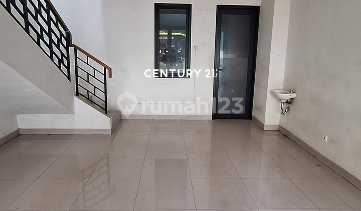 For Sale, Ready-to-Occupy Shophouse in Graha Raya 9091 2