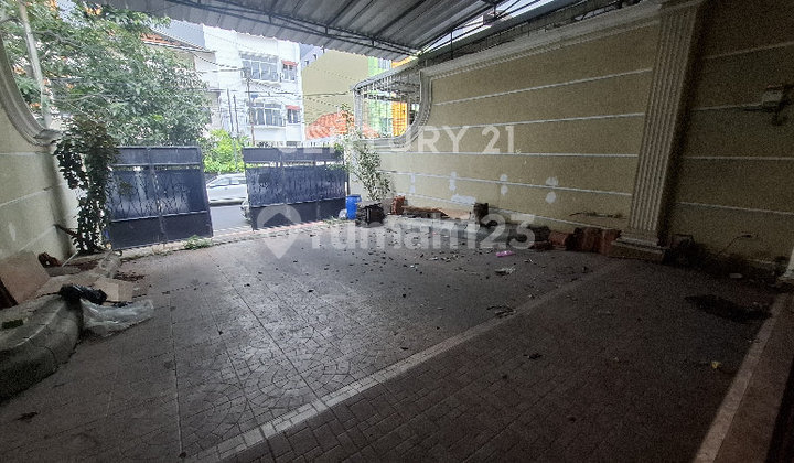 Rumah Siap Hunian dan Usaha di Area Strategis Taman Sari Jakarta 2