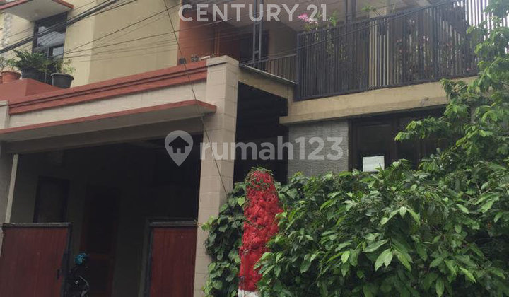 Dijual Rumah Produktif 2 Lantai Posisi Hook di Jakarta Selatan