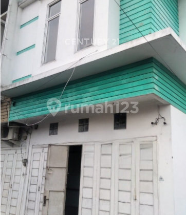 Shop House Suitable for Residence, Shop/Office in the Center of Medan City