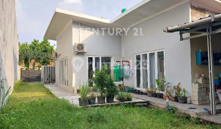Rumah untuk Hunian, Workshop atau Kantor di Kalisari Pasar Rebo Rumah untuk Hunian, Workshop atau Kantor di Kalisari Pasar Rebo