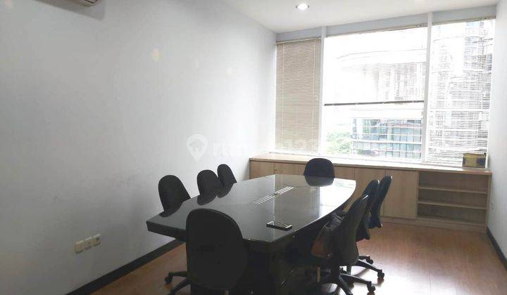 Sewa Ruang Kantor Siap Huni Full Furnished di Epicentrum Walk Jkt 2