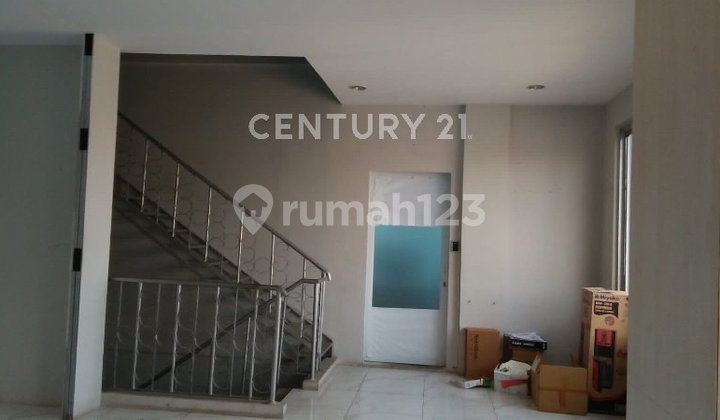 Ready-to-Use Shop House in Lebak Bulus, 2 Floors, Prime Location. 1