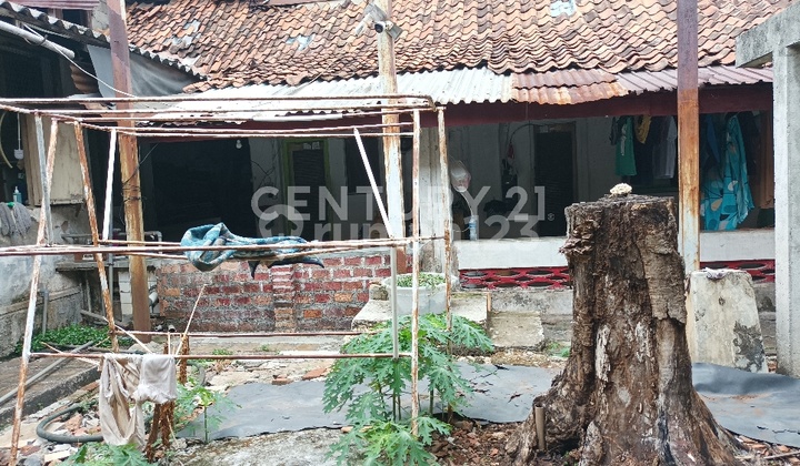 Rumah Tua Daerah Menteng Lokasi Strategis Dekat ke Stasiun 2