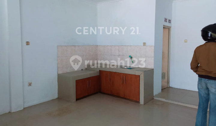 For Rent: Strategic Location Shop House in South Jakarta 2