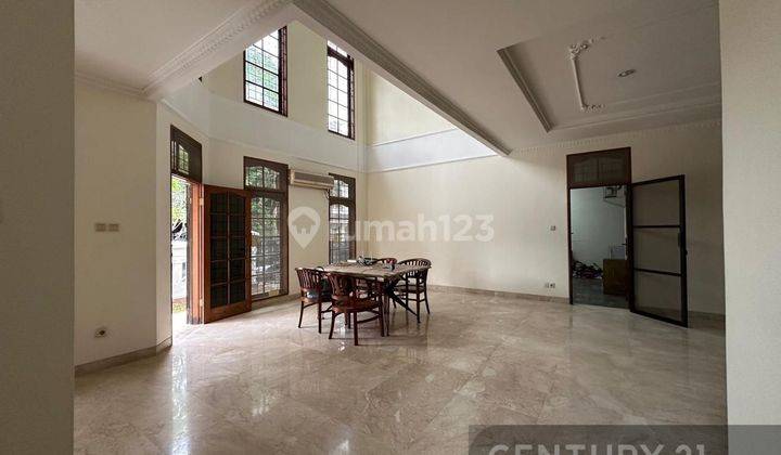 Rumah Hook Dalam Perumahan Yang Tenang Di Pondok Indah 2