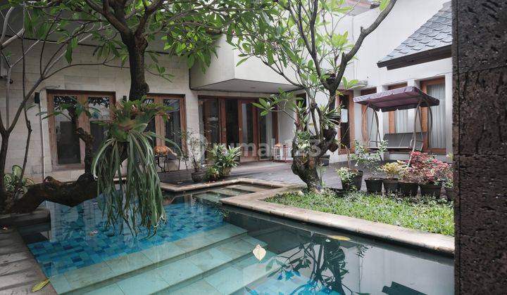 Dijual Rumah Asri, 2 Lantai Di Kebayoran Baru  2