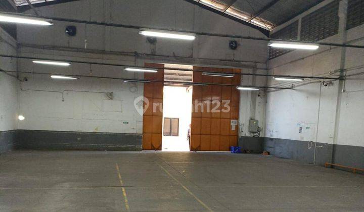 Disewakan Gudang di Cipinang 1.100 m² bagus & rapi 1