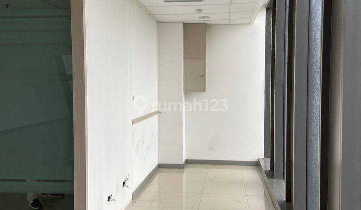 Office Space L'Avenue Pancoran 150m² Bagus Terawat  2