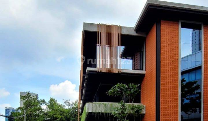 Gedung Hoek 3 Lt Baru di Jln Pejaten Barat 2100m² cocok utk Usaha 1