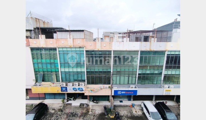 3 1/2-story shop house in Puri Deltamas, Bandengan, Penjaringan, Pejagalan, North Jakarta 2