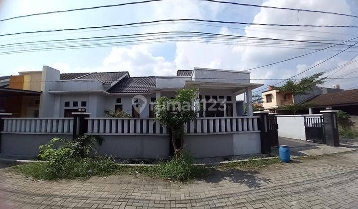 Rumah di Griya Cilodong Asri Depok Hook Murah 1