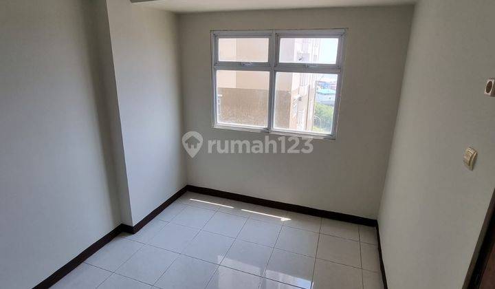 kamar tidur apartemen pluit sea view 3