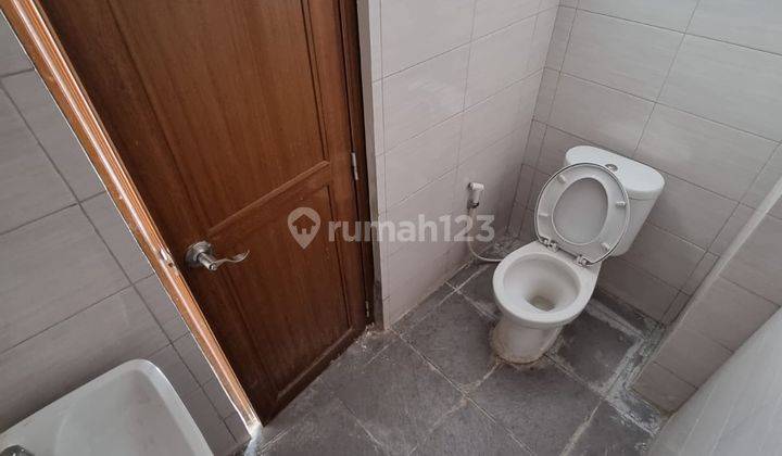 kamar mandi apartemen pluit sea view 3