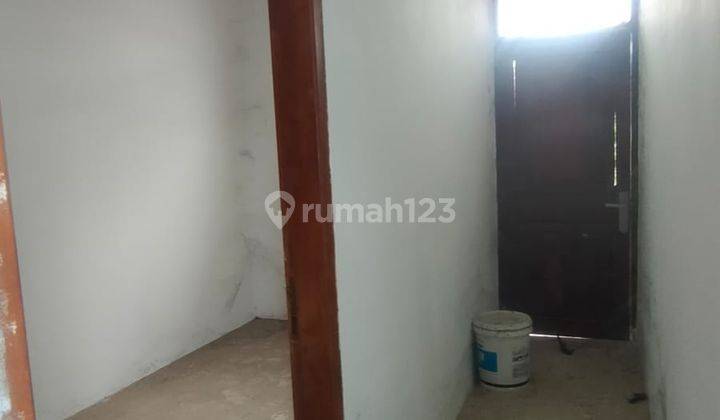 Rumah 1 1 4 Lantai di Jual Cepat Belakang Sma Strada 2